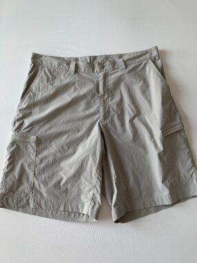 Patagonia Cargo Shorts Men's outdoor Beige Cargo Shorts size 38